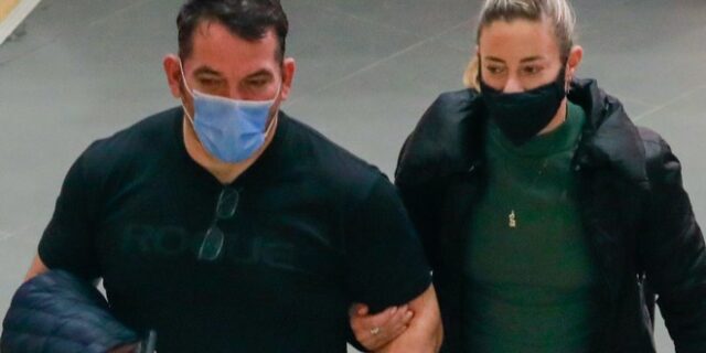 Πύρρος Δήμας – Αφροδίτη Σκαφίδα: Βόλτα στο κέντρο της Αθήνας για το ζευγάρι