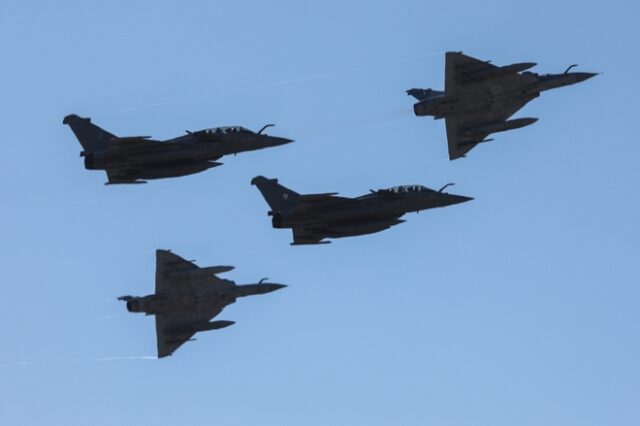 Rafale: Φτάνουν σήμερα τα πρώτα έξι μαχητικά – Πτήση πάνω από την Ακρόπολη