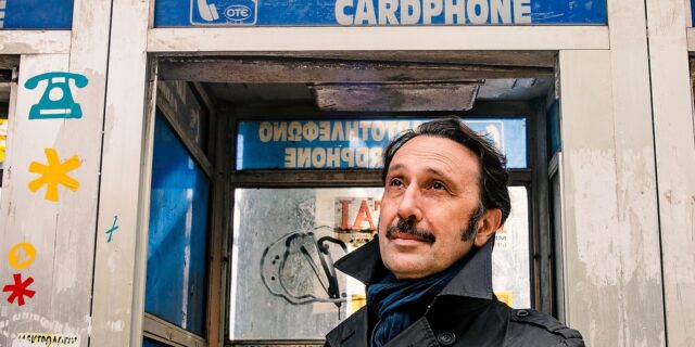 Ρένος Χαραλαμπίδης: “Τα Φτηνά Τσιγάρα κάποτε με συνέτριψαν. Τι ειρωνεία, ε;”