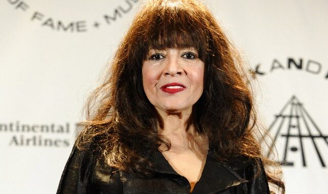 Πέθανε η Ronnie Spector, τραγουδίστρια των θρυλικών Ronettes