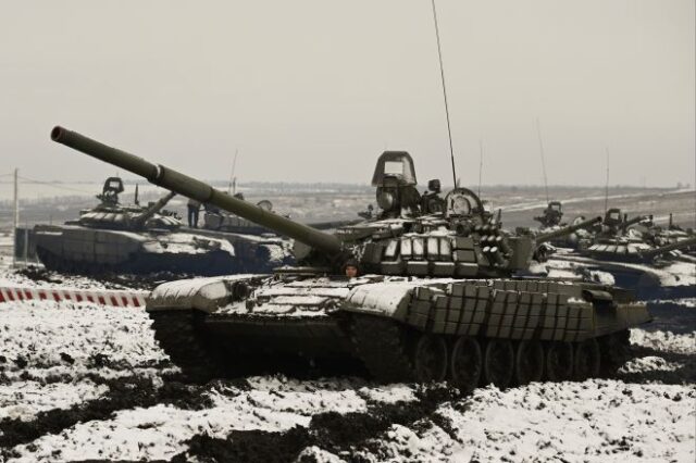 Ουκρανία: Η Βρετανίδα ΥΠΕΞ προειδοποίησε τη Ρωσία “να υποχωρήσει πριν κάνει ένα τεράστιο λάθος”