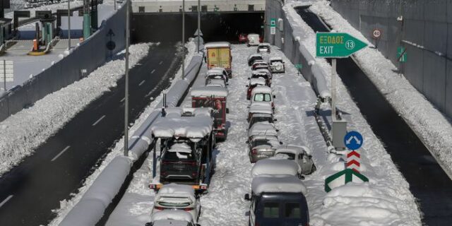 Ο ιδιώτης παραιτήθηκε, οι υπουργοί στις θέσεις τους, ο άστεγος πέθανε…