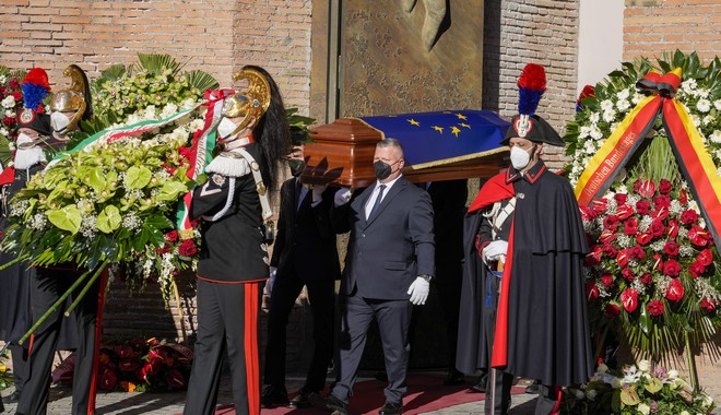 Νταβίντ Σασόλι: Τελέστηκε η κηδεία του στη Ρώμη – Παρούσα η Κ. Σακελλαροπούλου
