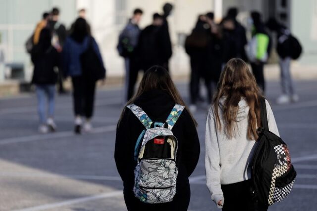 Πρότυπα σχολεία: Ο αιφνιδιασμός με τις εξετάσεις εισαγωγής και τα φροντιστήρια που έχουν τελειώσει ήδη την ύλη