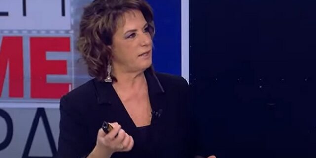 Χριστίνα Σούζη: “Και όμως χιονίζει και μέρα, θα ξεχάσω και αυτά που ξέρω”