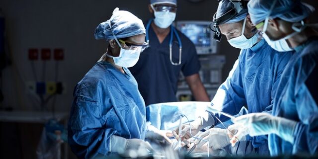 Άνδρας μπήκε στο χειρουργείο για κήλη και οι γιατροί βρήκαν ότι είχε γυναικεία γεννητικά όργανα