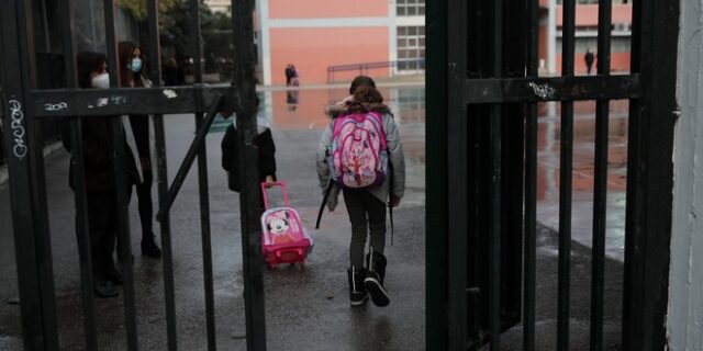 Σχολεία: Πώς θα λειτουργήσουν τη Δευτέρα σε κάθε Περιφερειακή Ενότητα της Αττικής