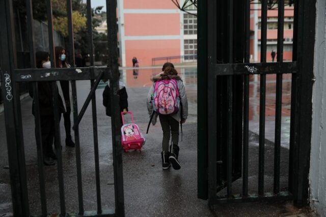 Σχολεία: Πώς θα λειτουργήσουν τη Δευτέρα σε κάθε Περιφερειακή Ενότητα της Αττικής