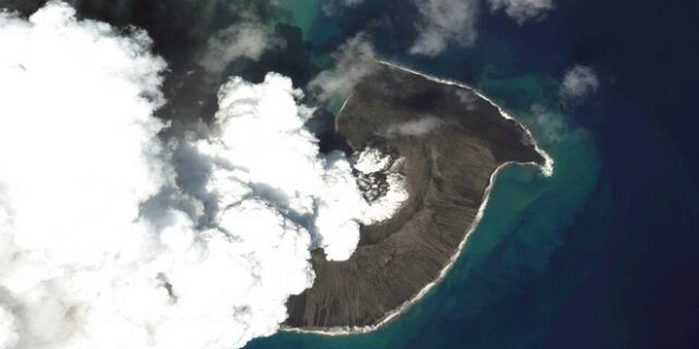 Έκρηξη ηφαιστείου στην Τόνγκα: Ο καπνός έφτασε στο ύψος-ρεκόρ των 55 χιλιομέτρων