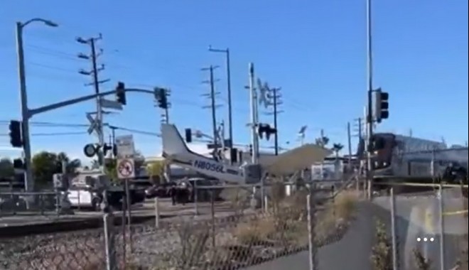 ΗΠΑ: Συγκλονιστικό βίντεο από διάσωση πιλότου λίγα δευτερόλεπτα πριν χτυπηθεί από τρένο