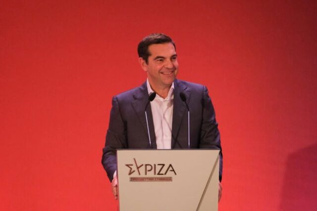 ΣΥΡΙΖΑ: “Ούτε σε χλωρό κλαρί” δεν θα αφήσει την κυβέρνηση για σχολεία και τεστ
