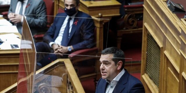 Βράδυ Σαββάτου με άγρια κόντρα Μητσοτάκη – Τσίπρα στη Βουλή