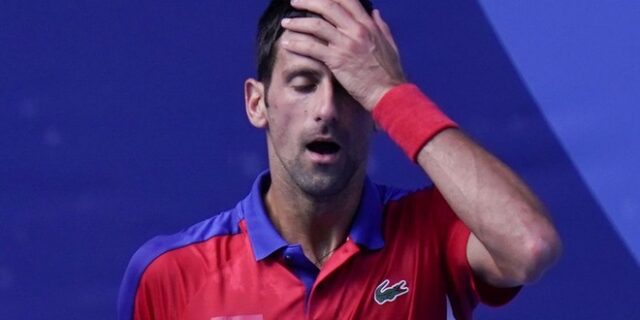 Νόβακ Τζόκοβιτς: Βρίσκεται υπό κράτηση και σε απομόνωση στο αεροδρόμιο της Μελβούρνης