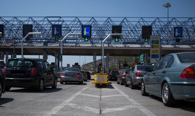 Κίνηση στους δρόμους: Σε εξέλιξη η έξοδος των εκδρομέων – Στο “κόκκινο” Κηφισός και Αθηνών-Λαμίας – LIVE ΧΑΡΤΗΣ