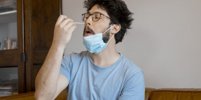 Self test: Γιατί πρέπει να τα κάνουμε μόνο από τη μύτη και όχι από τον λαιμό