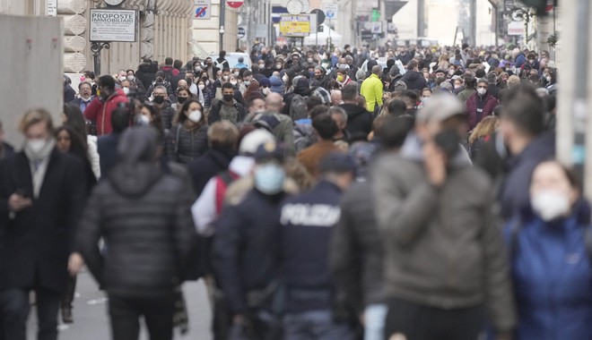 Μετάλλαξη Όμικρον – ΠΟΥ: Πολύ κοντά στο “πικ” Ελλάδα και Ιταλία