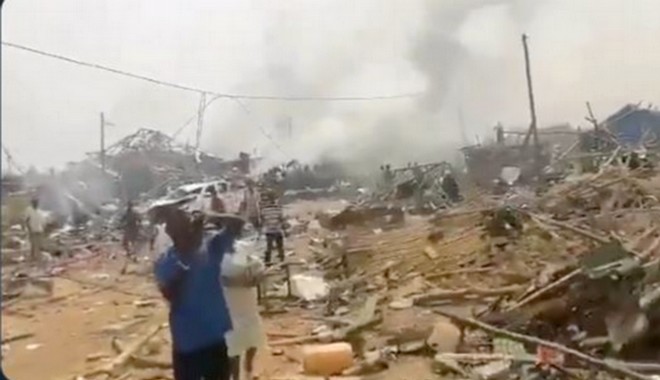Γκάνα: Τουλάχιστον 20 νεκροί από την έκρηξη σε φορτηγό που μετέφερε εκρηκτικά