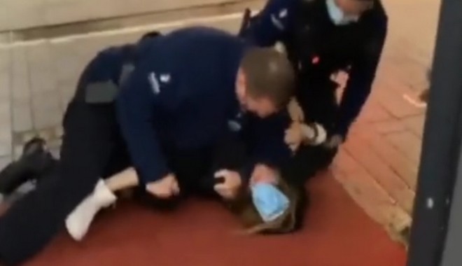 Βέλγιο: Σοκαριστικό βίντεο με αστυνομικούς να ασκούν βία εναντίον 14χρονης