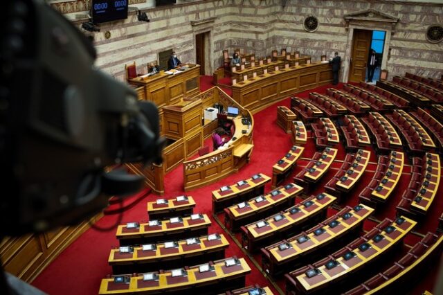 Πρόταση μομφής: Υψηλοι τόνοι στη Βουλή – LIVE EIKONA