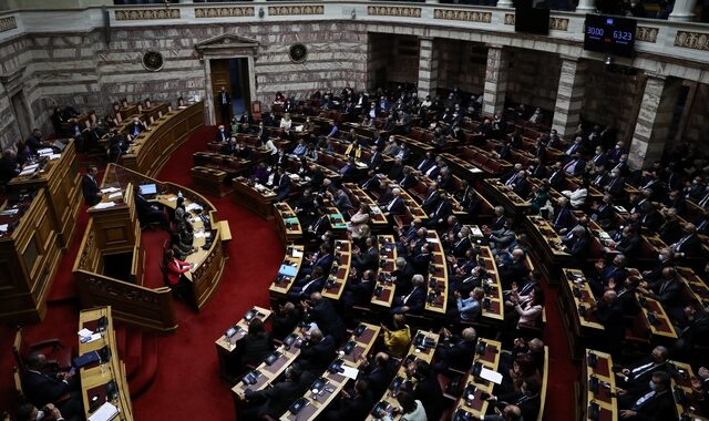 Βουλή: Υπερψηφίστηκε ο αναπτυξιακός νόμος