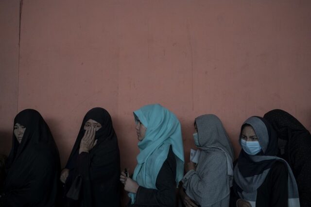 Αφγανιστάν: Οι Ταλιμπάν αποκλείουν τις γυναίκες και τα κορίτσια από τη δημόσια ζωή