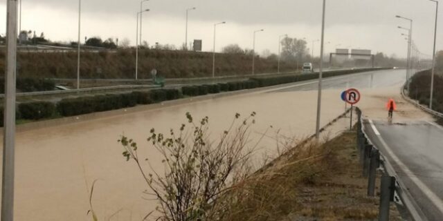 Κακοκαιρία Διομίδης: Διακοπή κυκλοφορίας σε δρόμους της Χαλκιδικής