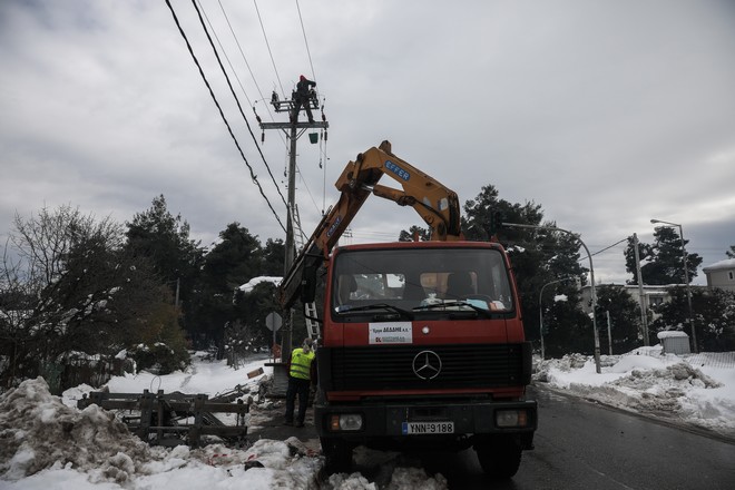 Φόβους για νέα “Μήδεια” με διακοπές ρεύματος ξυπνάει ο χιονιάς