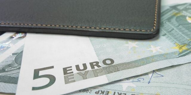 “Ανάσα” στο πορτοφόλι των καταναλωτών προσφέρει η online σύγκριση τιμών