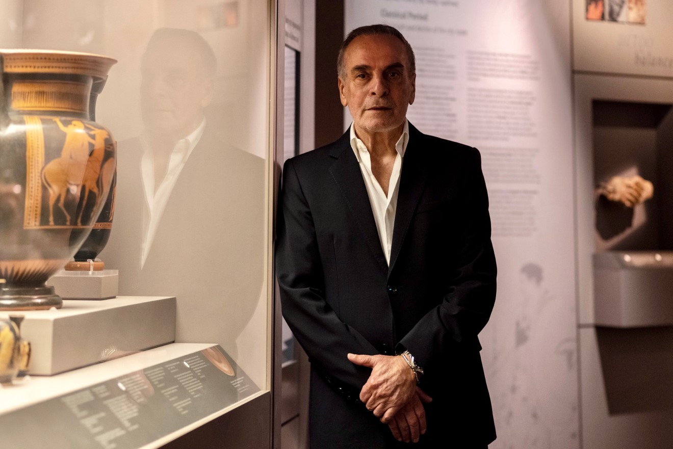 Μουσείο Κυκλαδικής Τέχνης: Τέλος ο Νικόλαος Καλτσάς – Η ανάρτηση με “άρωμα” Στερν