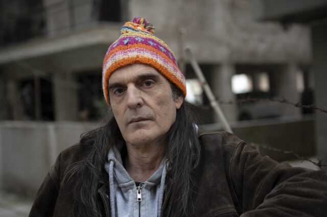 Γιώργος Τόλιος: “Οι Τρύπες δεν έπρεπε να διαλυθούν, είχαν πολύ δρόμο μπροστά τους”