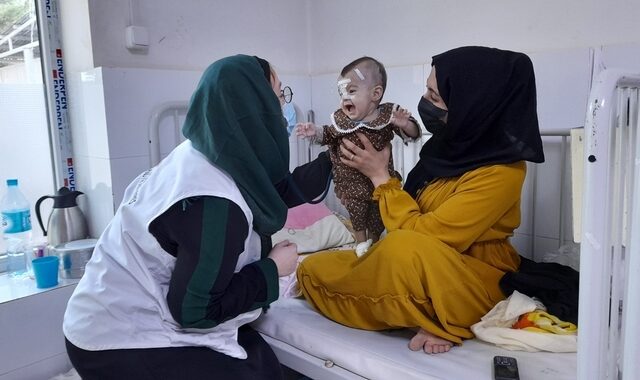 Η ελπίδα ξαναγεννιέται σε ένα δωμάτιο παιδιατρικού νοσοκομείου στο Αφγανιστάν