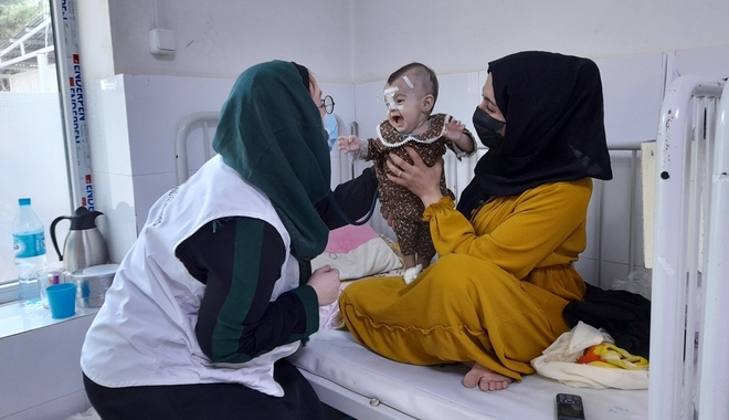 Η ελπίδα ξαναγεννιέται σε ένα δωμάτιο παιδιατρικού νοσοκομείου στο Αφγανιστάν