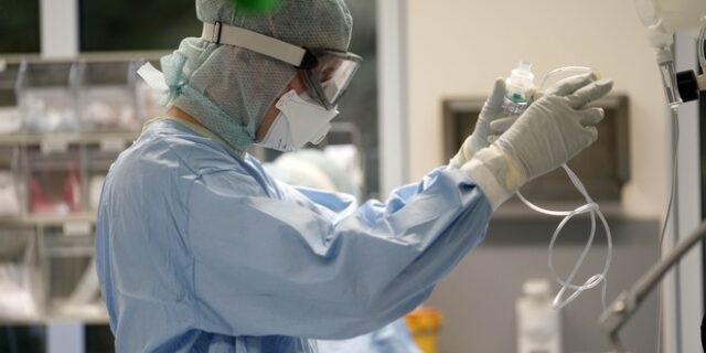 Κορονοϊός: 19.504 νέα κρούσματα σήμερα στην Ελλάδα – 93 νεκροί και 484 διασωληνωμένοι