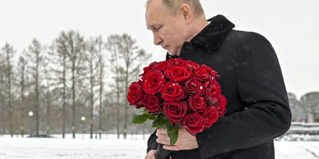 “Αγία” Maskirovka: Ο Βλαντιμίρ Πούτιν χαμένος στη τέχνη της εξαπάτησης