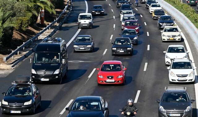 Μεταβίβαση οχήματος: Ηλεκτρονικά ο υπολογισμός και η  πληρωμή των τελών