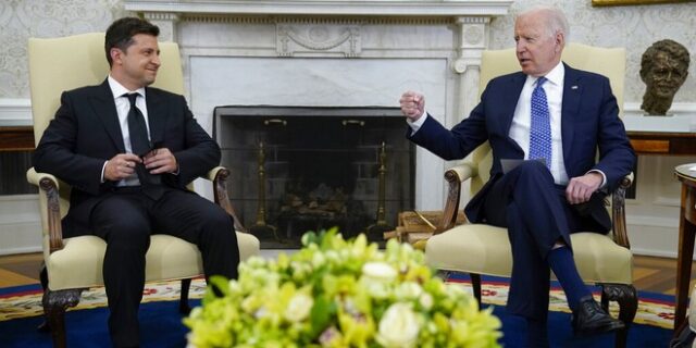 Κρίση στην Ουκρανία: Μπάιντεν και Ζελένσκι αποφάσισαν να συνεχίσουν τη διπλωματία