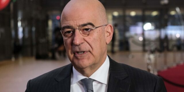 Διάβημα ΥΠΕΞ για τον θάνατο και τον τραυματισμό ομογενών στην Ουκρανία