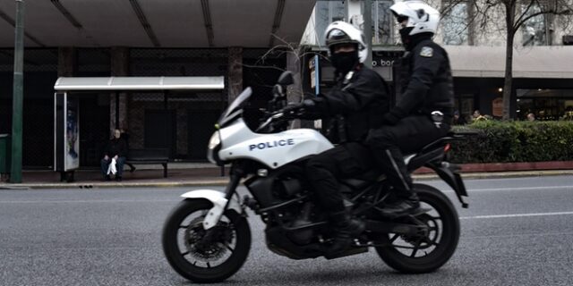 Μενίδι: Καταδίωξη με πυροβολισμούς – Τραυματίστηκε αστυνομικός