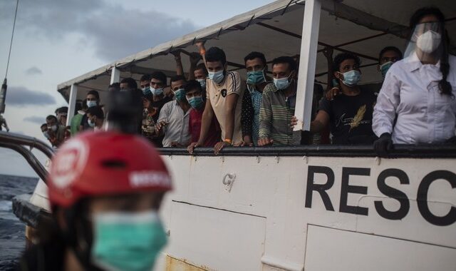 Μαρόκο: Περισσότεροι από 250 μετανάστες διασώθηκαν από την ακτοφυλακή