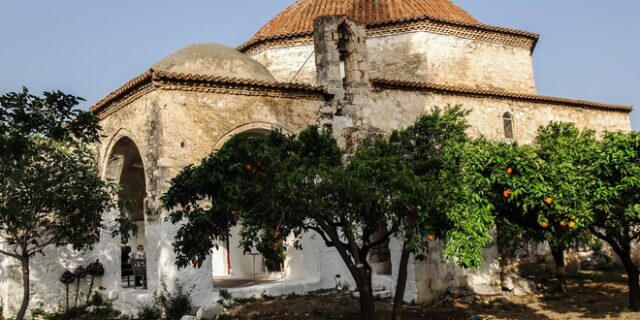 Εορτολόγιο: Ποιοι γιορτάζουν την Τρίτη 26 Απριλίου
