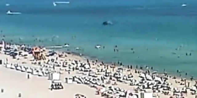 ΗΠΑ: Ελικόπτερο έπεσε στην παραλία του Μαϊάμι δίπλα από λουόμενους – Δύο τραυματίες