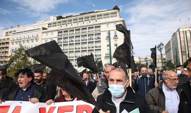 Απόφαση- βόμβα του ΣτΕ: “Ξεπαγώνουν” οι τριετίες