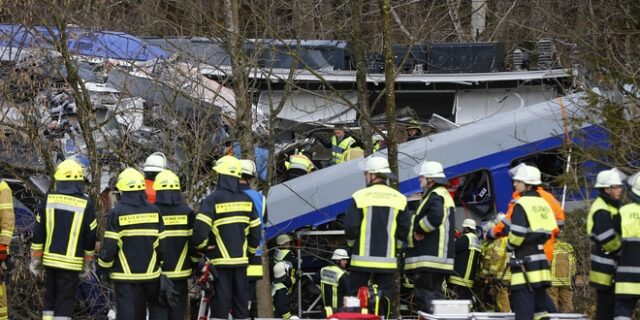 Γερμανία: Ένας νεκρός και σαράντα τραυματίες σε σύγκρουση τραίνων