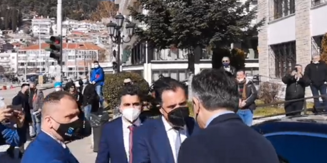 Άδωνις Γεωργιάδης: “Οι υπουργοί παίρνουμε μηδέν ευρώ – Λαϊκισμός οι αποδοκιμασίες”