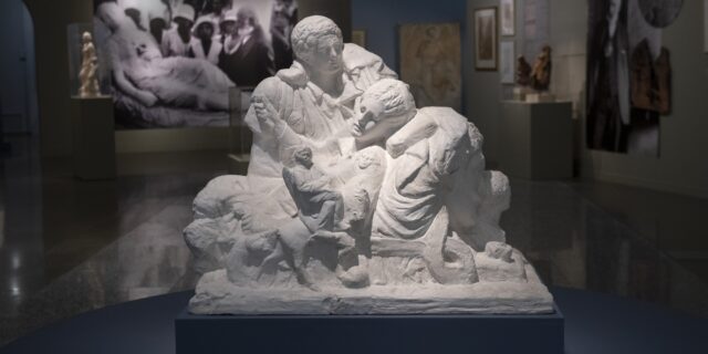 Περιηγηθήκαμε στη μεγάλη έκθεση του Γιανούλη Χαλεπά