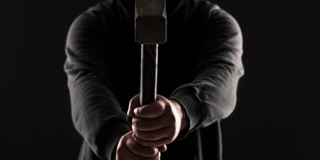 Χαλκίδα: Μία σύλληψη για επίθεση σε πατέρα έξω από σχολή kick boxing – Τον χτύπησαν με σφυρί στο κεφάλι