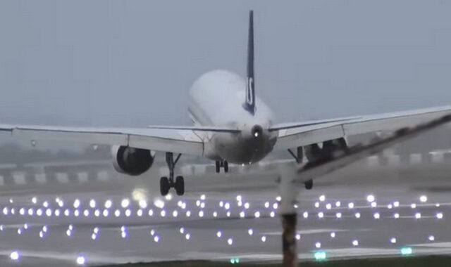 Live μετάδοση των προσγειώσεων αεροπλάνων στο Heathrow, εν μέσω της καταιγίδας Euinice