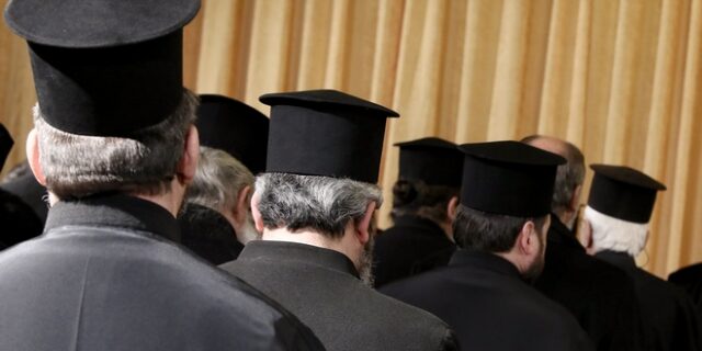 Μητρόπολη Μυτιλήνης: Σε αργία 6 ιερείς που αρνούνται να εμβολιαστούν