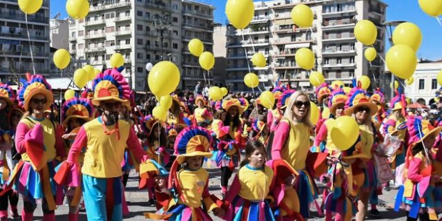 Το καρναβάλι φέρνει πίσω τους ορθίους στην εστίαση – Τι εισηγείται η κυβέρνηση