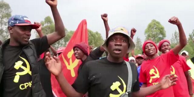 Σφυροδρέπανα σε ρυθμούς hip-hop: Το viral προεκλογικό βίντεο του Κομμουνιστικού Κόμματος της Κένυας